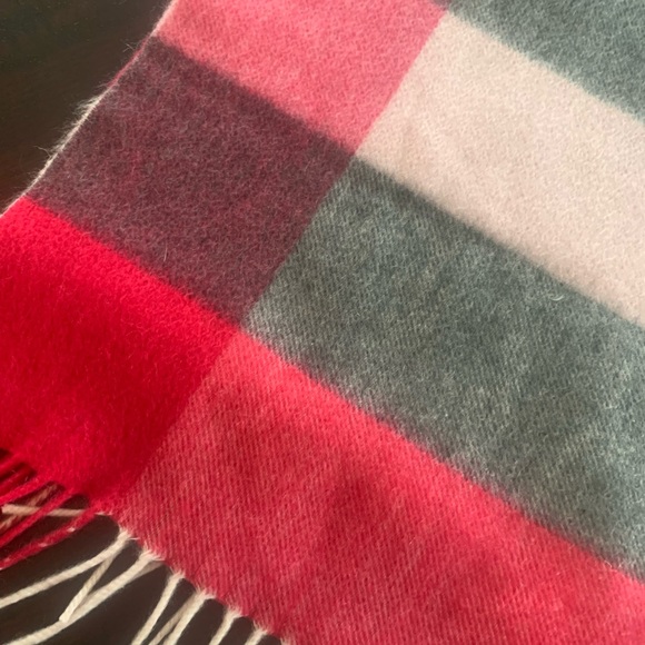 NWT Charter Club Pink Plaid Cashmere Scarf GIFT - Picture 2 of 4